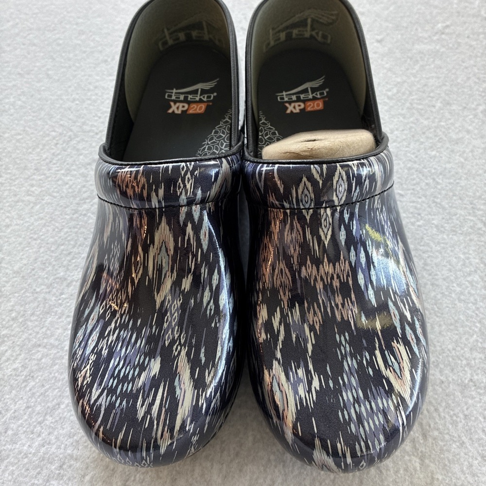 Dansko XP 2.0 Women's Clog In Navy Ikat Metallic Pattern EU 42 EUC - US 11.5-12
